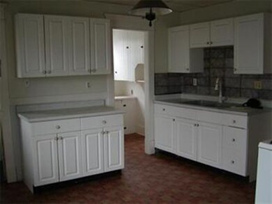 357 Hampden St unit 2, Chicopee, MA 01013 - photo 2