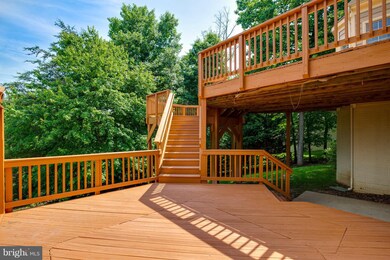 8627 Cross Oaks Ln, Fairfax Station, VA 22039 - photo 4