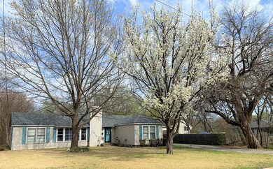 1615 N Shannon St, Sherman, TX 75092 - photo 3