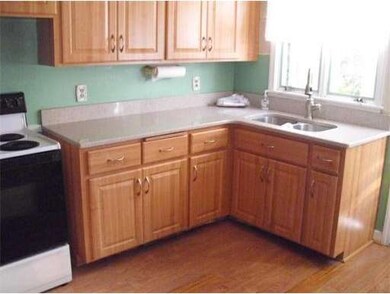 54 Uncatena Ave, Worcester, MA 01606 - photo 2