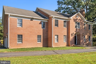 9200 Falls Run Rd, McLean, VA 22102 - photo 7