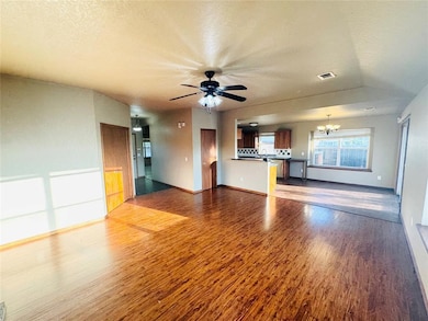 209 Bradgate Dr, Yukon, OK 73099 - photo 5