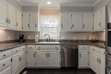 1077 Amity Rd, Asheboro, NC 27203 - photo 6