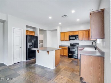 Great kitchen overlooking family room
