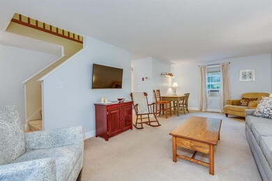 24 Chasebrook Cir, Litchfield, NH 03052 - photo 7