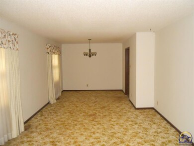 3418 SW Skyline Pkwy, Topeka, KS 66614 - photo 4