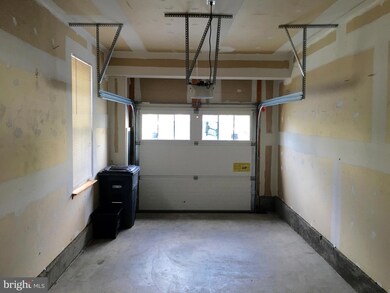 13837 Gullane Dr unit 84, Woodbridge, VA 22191 - photo 3