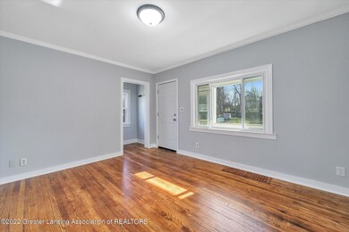 09-1038-McCullough-St-WindowStill-Real-E