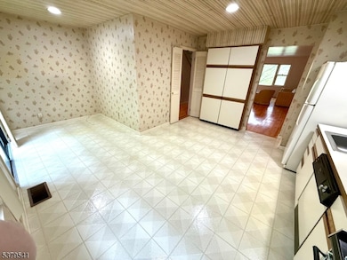 146 Garside Ave, Wayne, NJ 07470 - photo 6