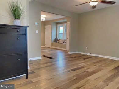 702 Dorsey Ave, Essex, MD 21221 - photo 3