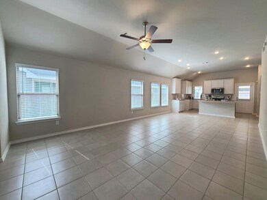 31045 Regal Elm Ln, Conroe, TX 77385 - photo 4