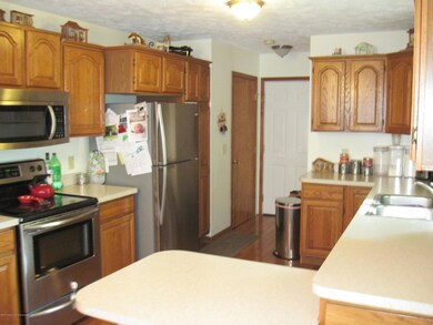 5924 Coulson Ct, Lansing, MI 48911 - photo 6