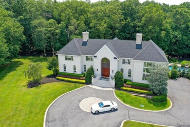 11 Parkwood Ln, Colts Neck, NJ 07722 - photo 2