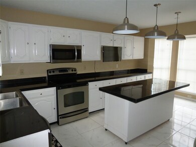 3 Regency Ln, Houston, TX 77088 - photo 7