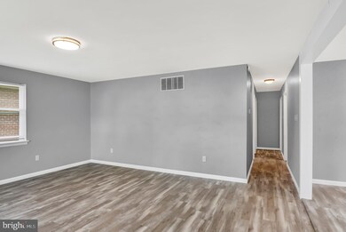 37 Fairground Ave, Taneytown, MD 21787 - photo 5