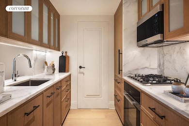 210 Warren St unit 5G, New York, NY 10282 - photo 4