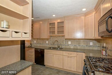 1011 Saint Margarets Dr, Annapolis, MD 21409 - photo 7