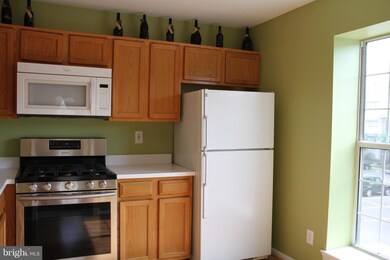 8200 Catbird Cir unit 201, Lorton, VA 22079 - photo 4