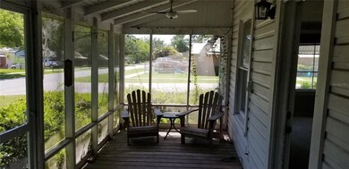 Front screen porch L