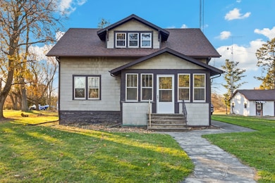 1737 N Brinton Ave, Dixon, IL 61021 - photo 2