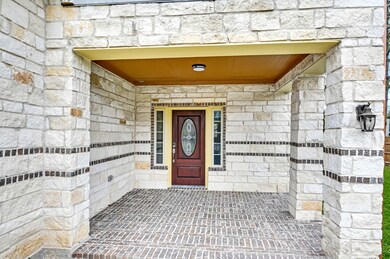 1808 W Adoue St, Alvin, TX 77511 - photo 4