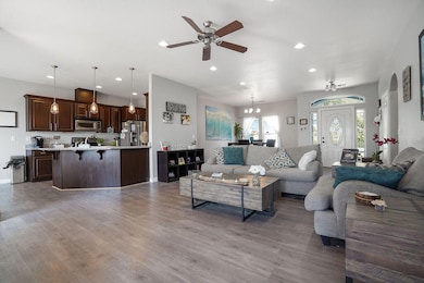 1536 R J Dr, Grants Pass, OR 97526 - photo 2