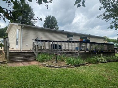 Large back deck, perfect for entertaining