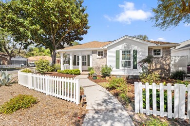 1423 John Steinbeck Dr, Niceville, FL 32578 - photo 2