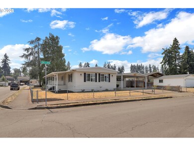 578 S 53rd St, Springfield, OR 97478 - photo 2