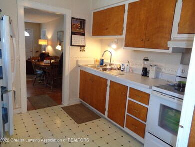 214 E Hodge Ave, Lansing, MI 48910 - photo 5