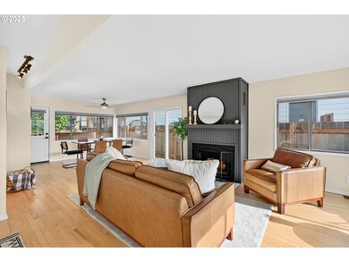 1323 SW Carson St, Portland, OR 97219 - photo 6