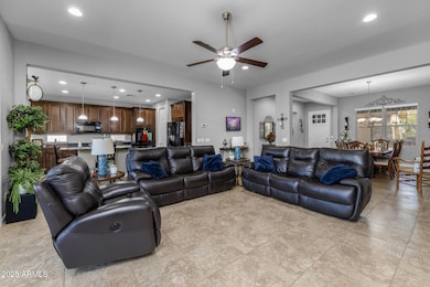 6)GREAT ROOM