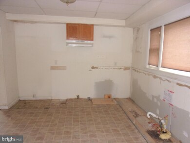 596 N Delaware St, Paulsboro, NJ 08066 - photo 6