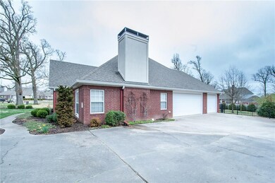 3749 Tanglewood Dr, Springdale, AR 72764 - photo 2