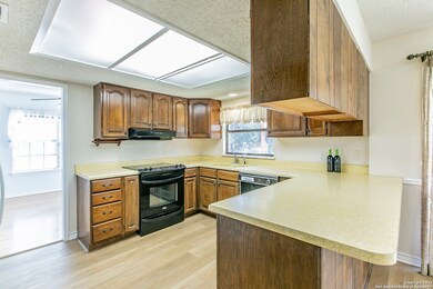 11112 Javalin Trail, Helotes, TX 78023 - photo 7