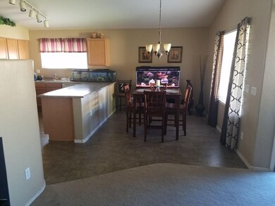 Eat-in Kitchen