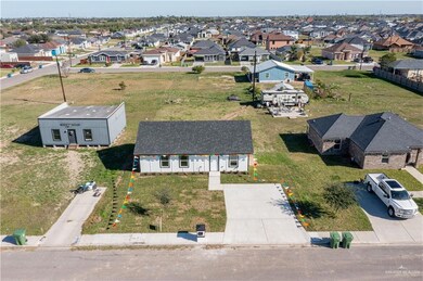 808 Dulce Dr, Alamo, TX 78516 - photo 2