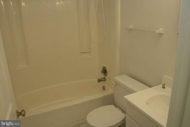 12601 Viewside Dr, North Potomac, MD 20878 - photo 3