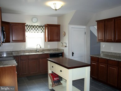 35936 E Loudoun St, Round Hill, VA 20141 - photo 6