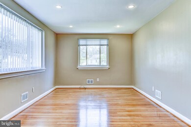 1311 Erskine St, Takoma Park, MD 20912 - photo 6