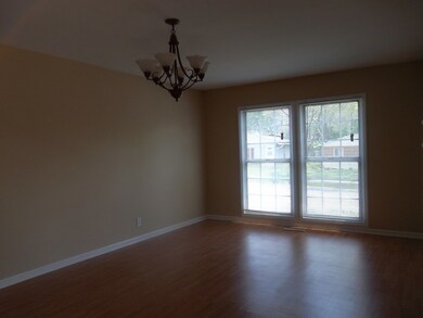 313 Tulsa Ave, Carpentersville, IL 60110 - photo 6