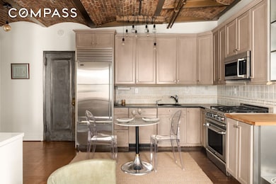 Osborne unit 11DB, New York, NY 10019 - photo 4