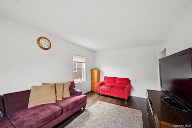 109 Caroline Ave, Franklin Square, NY 11010 - photo 4