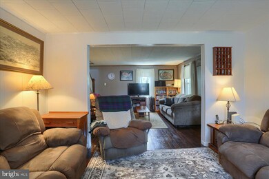 2 E Clements St, Pine Grove, PA 17963 - photo 3