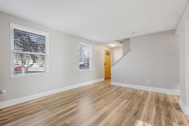 1635 Tendril Ct, Columbus, OH 43229 - photo 4