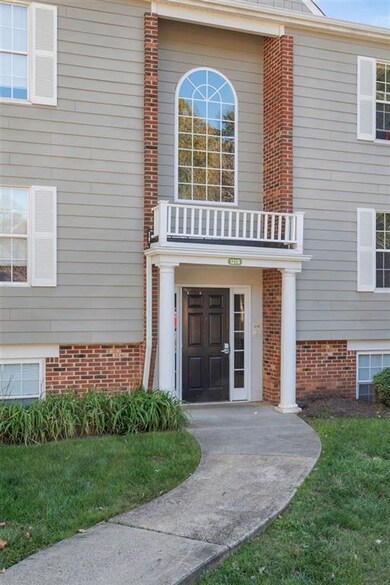 1219 Villa Ln unit D, Charlottesville, VA 22903 - photo 3