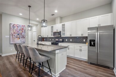 8458 Berry Green Ln, Houston, TX 77022 - photo 4