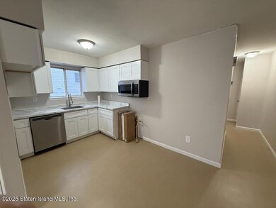1015 Rathbun Ave, Staten Island, NY 10309 - photo 2
