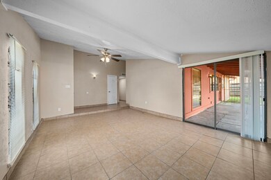 5631 W Ridgecreek Cir, Houston, TX 77053 - photo 6