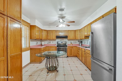 7952 Broadway Dr, El Paso, TX 79915 - photo 4